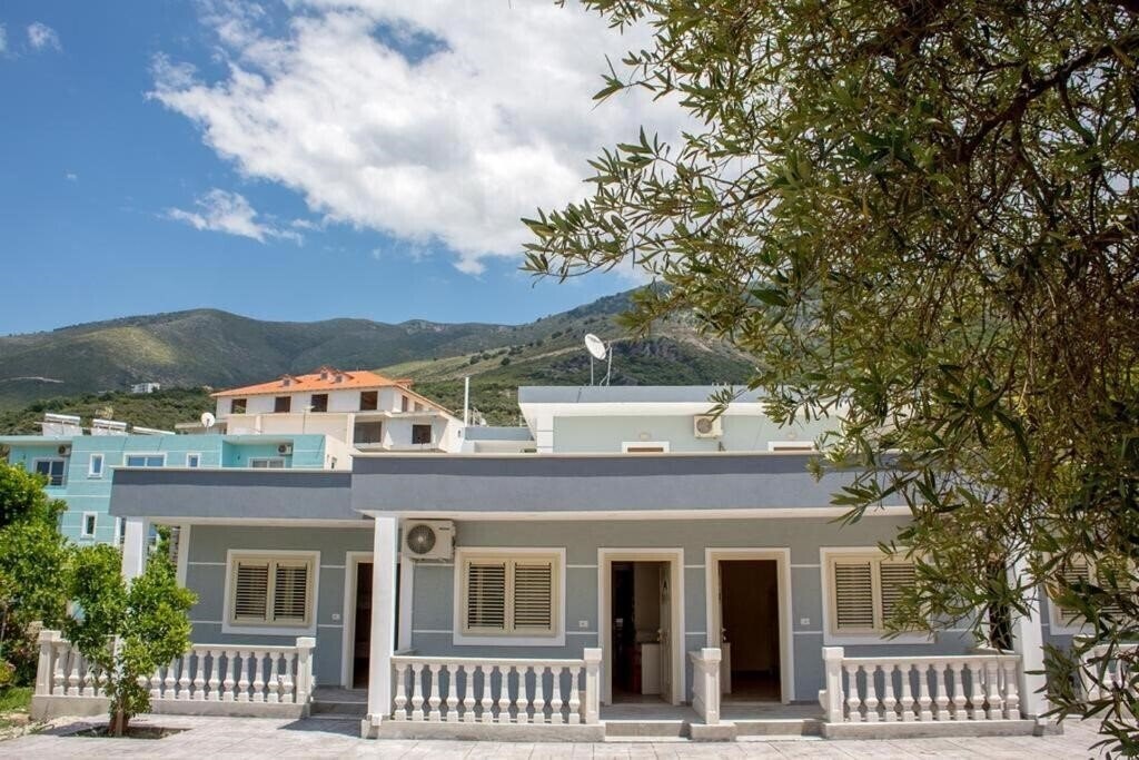 Hotel Hotel Fitimi апартаменты