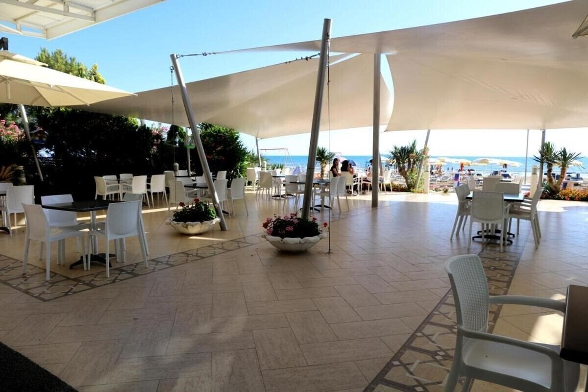Imaginea Hotel Ylli I Detit 4*