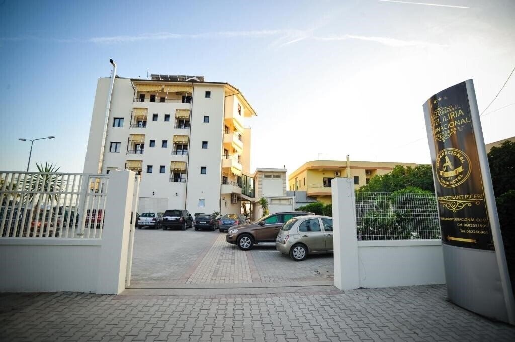 Imaginea Hotel Iliria International (ex. Ilira Internacional ) 4*
