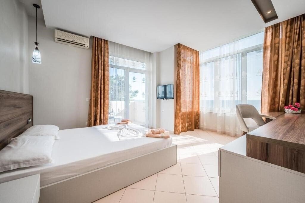 Fotografii Kamomil 3*