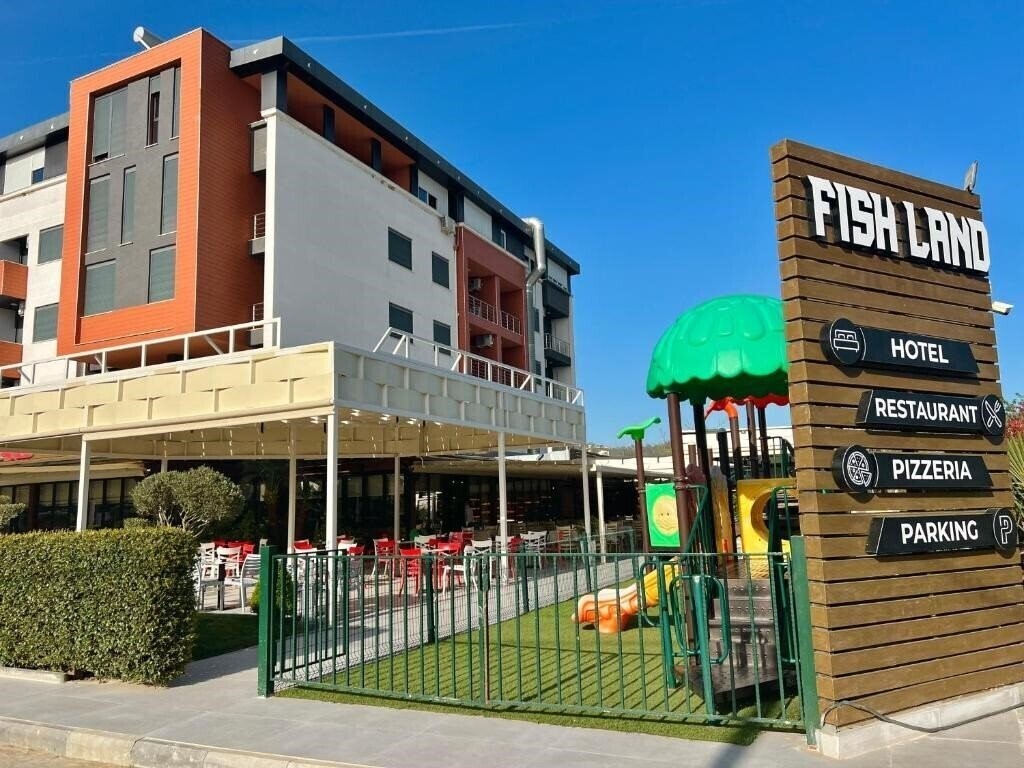 Hotel Fish Land Hotel 3*