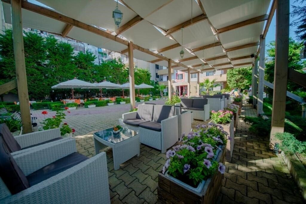 Fotografii Kadrisa 3*