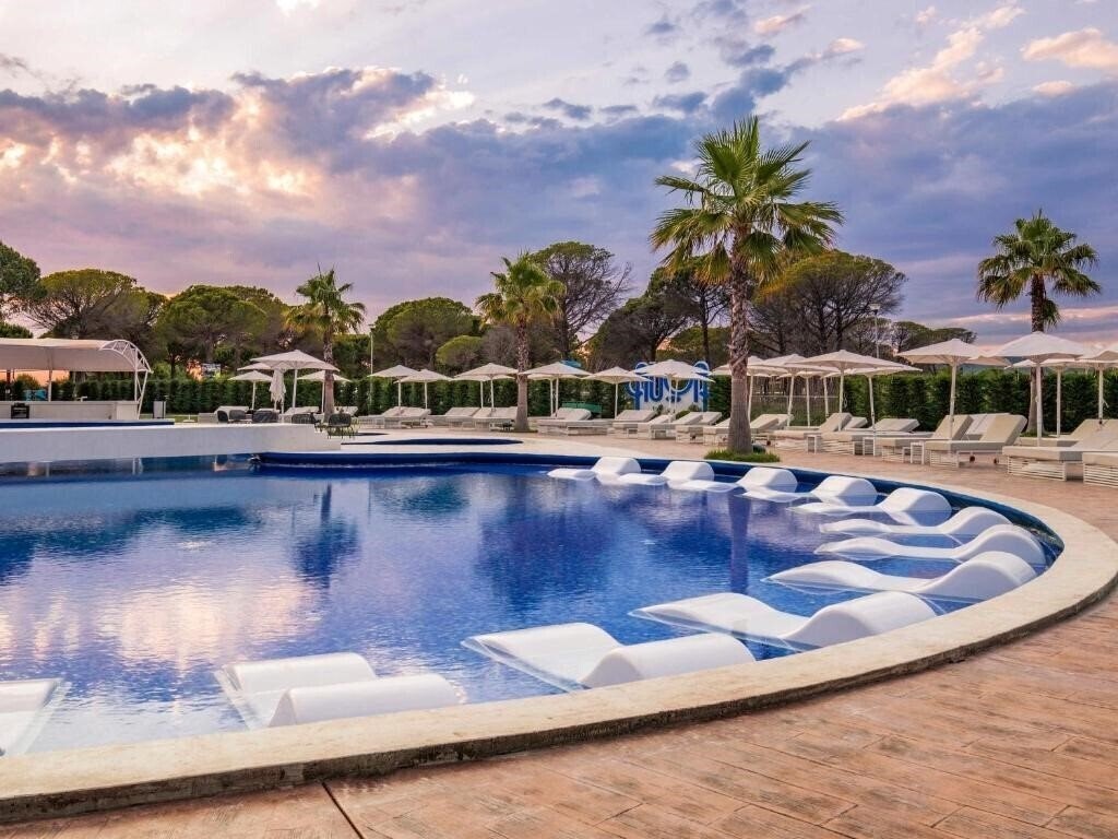 Imaginea Movenpick Hotel Lalez 4*