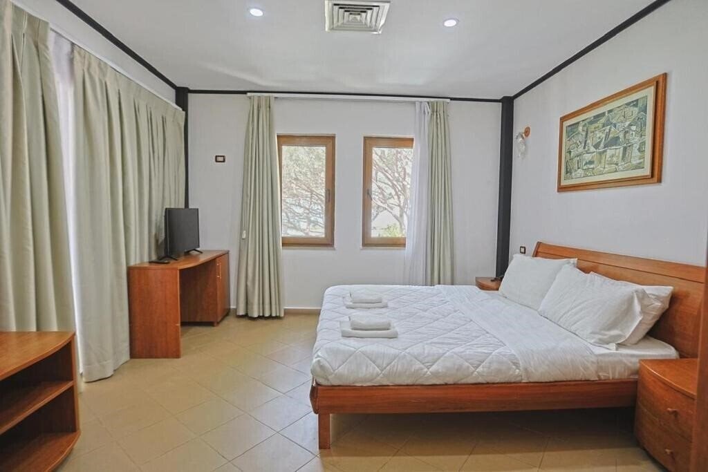 Fotografii Kastrati Hotel 3*