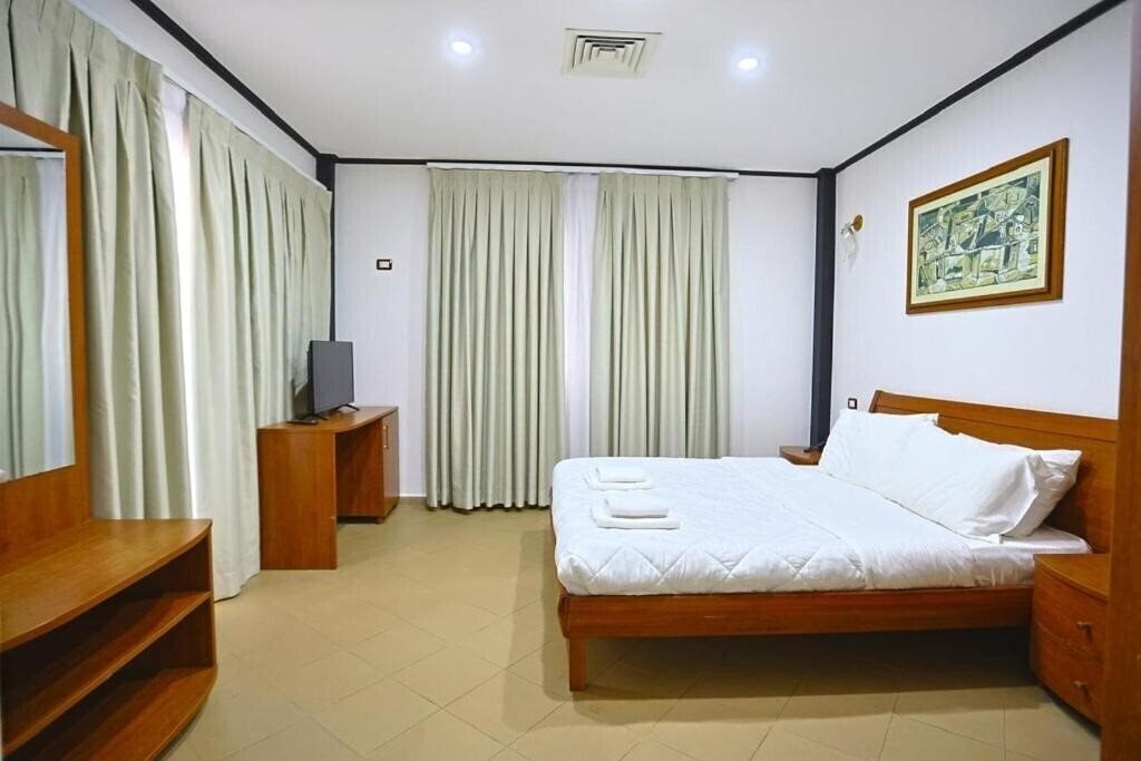 Imaginea Kastrati Hotel 3*