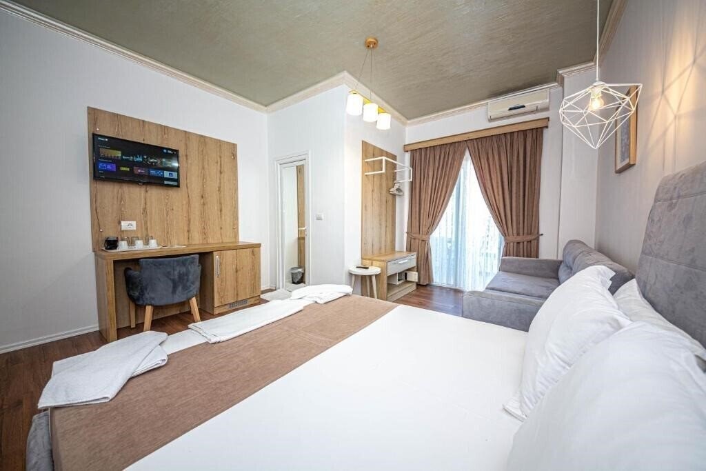 Imaginea Hotel Murati 4*