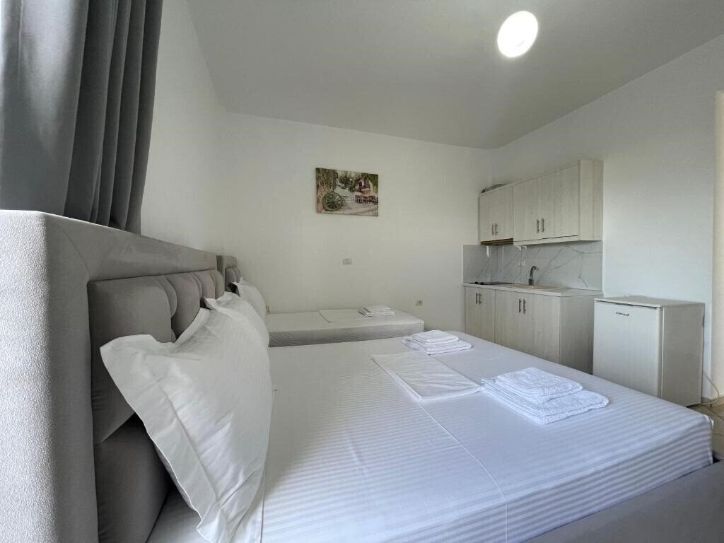 Imaginea Joni Apartments (ex. Joni Aparments) 2*