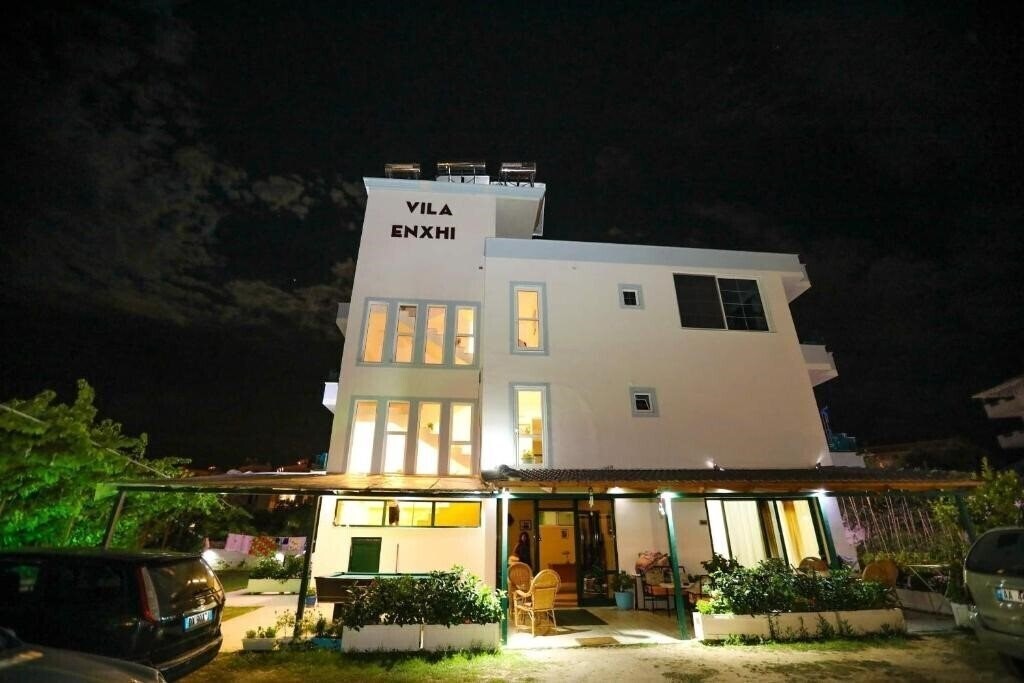 Hotel Vila Enxhi 3*