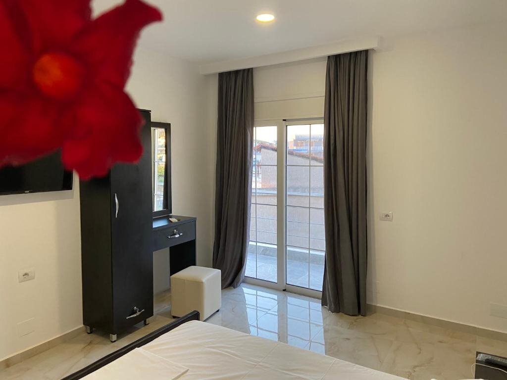 Imaginea Agim Caca Apartments (ex. Agim Caca Apartments & Studios) 3*