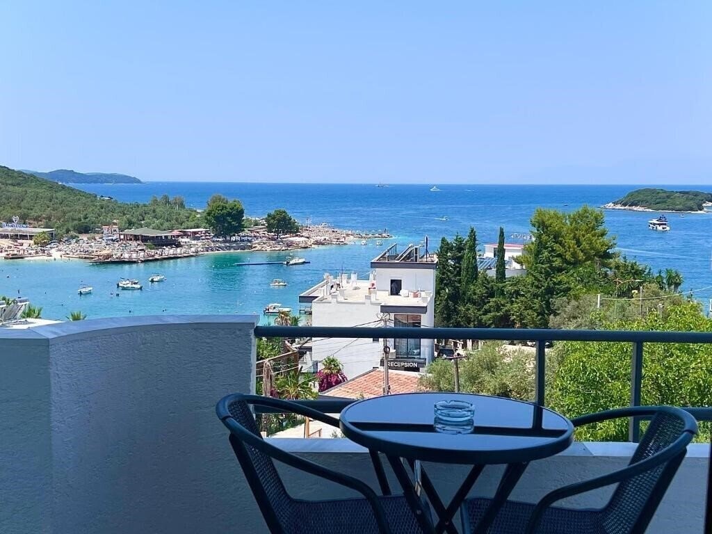 Фото Dine Hotel (ex. Dine Apart, Apartments Dine) 3*