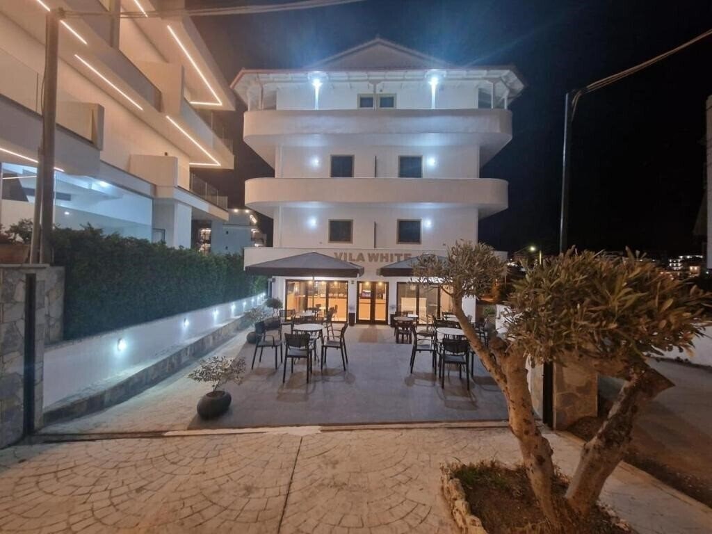 Hotel Villa White 3*
