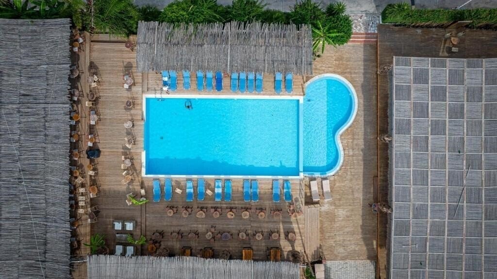 Фотография Hotel Grand Saranda 4*