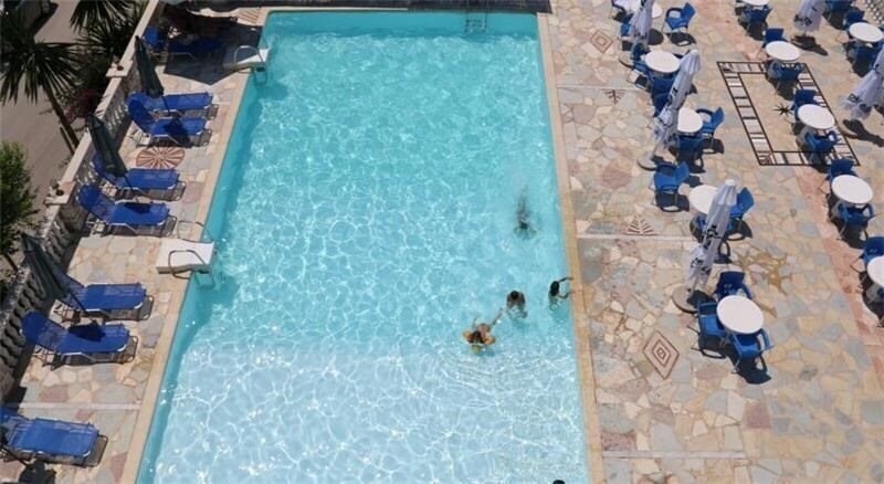 Imaginea La Perla 3*