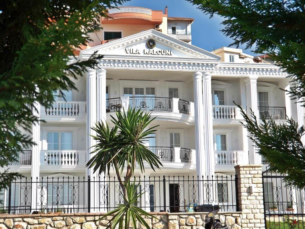 Отель Vila Kalcuni 4*