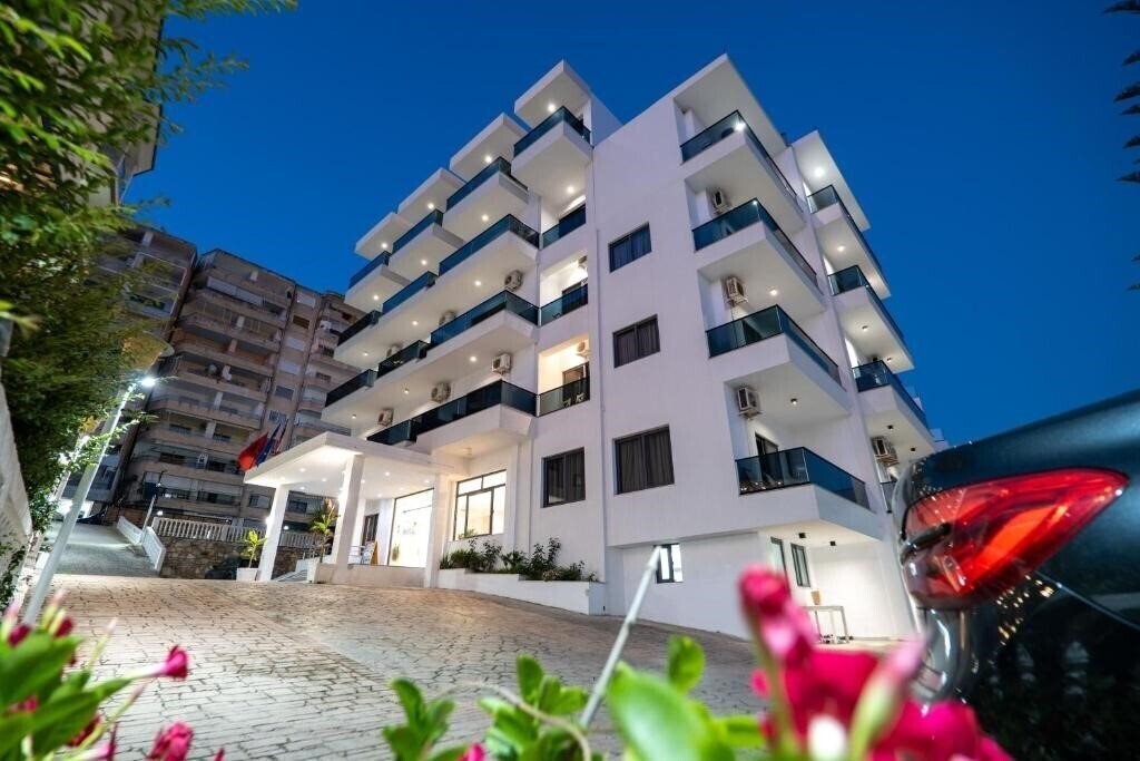 Hotel Hotel Kompleks Joni (ex. Hotel Kompleksi Jon, Hotel Joni Kompleks) 3*