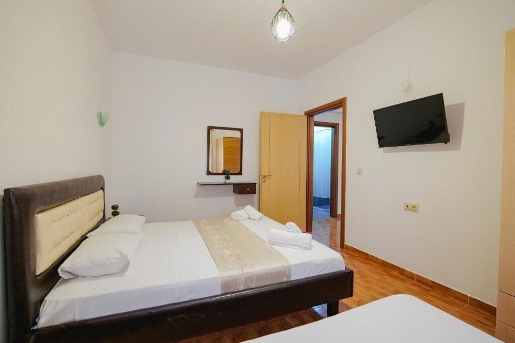 Фото Eleana Apartments 3*