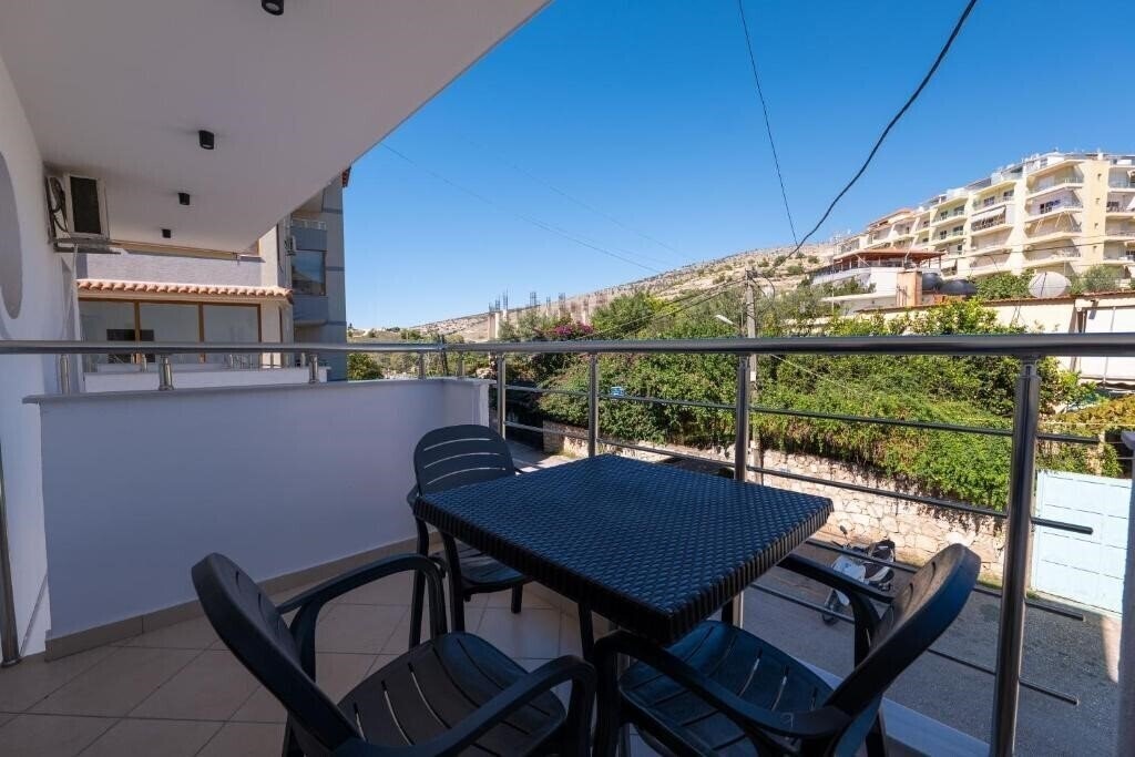 Imaginea Hotel Erioni 3*