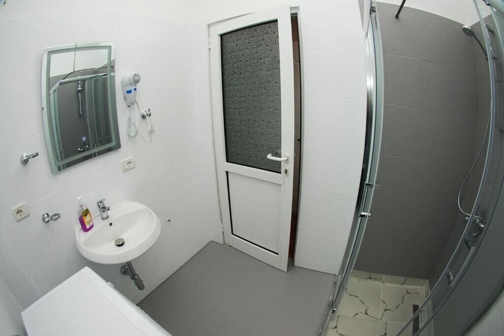 Fotografii Vila Alvin 3*