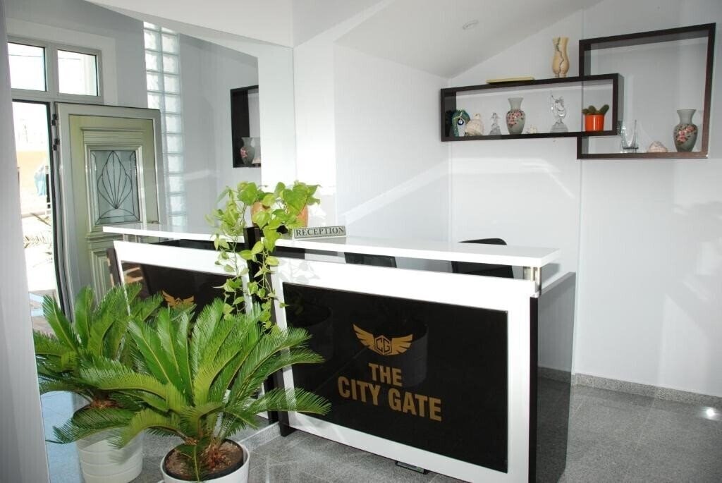 Imaginea The City Gate Hotel 3*