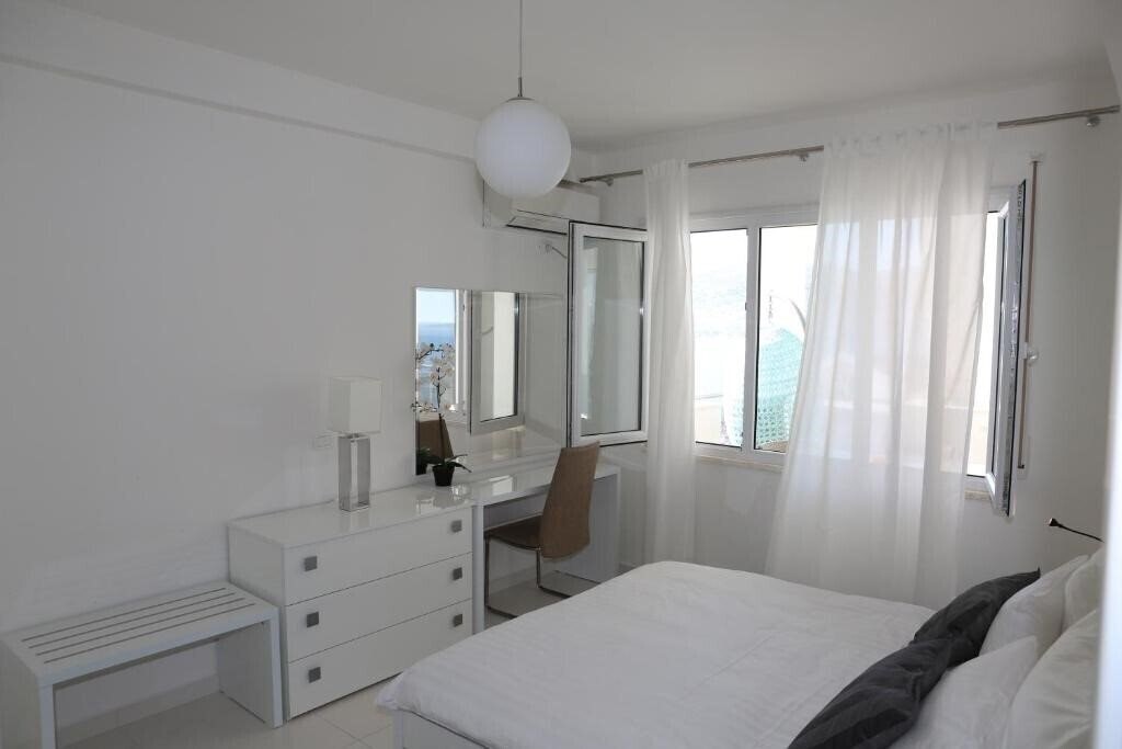 Фото White Deluxe Apartments апартаменты