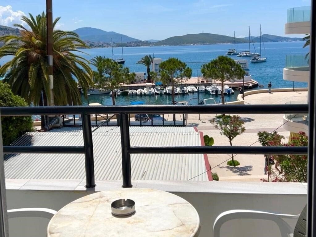 Imaginea Real Hotel 3*