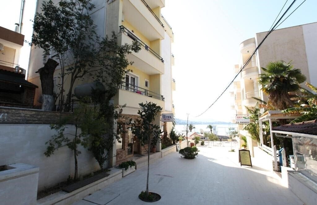 Fotografii Real Hotel 3*