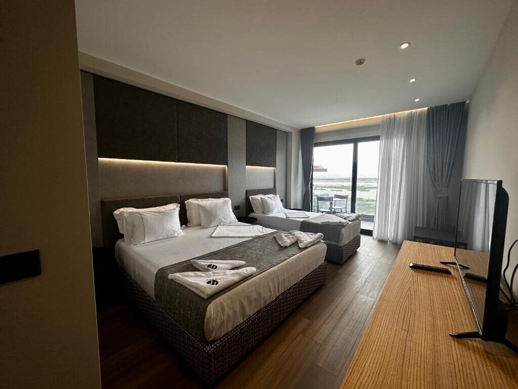 Imaginea Hotel Frojd Kune 4*