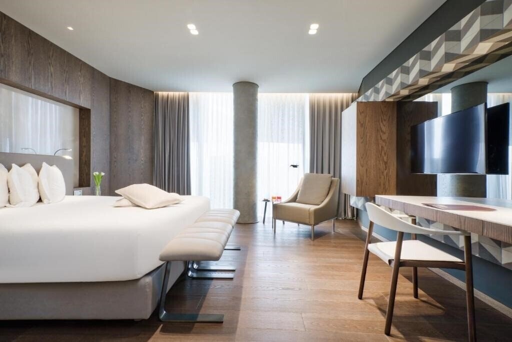 Imaginea Plaza Tirana 5*