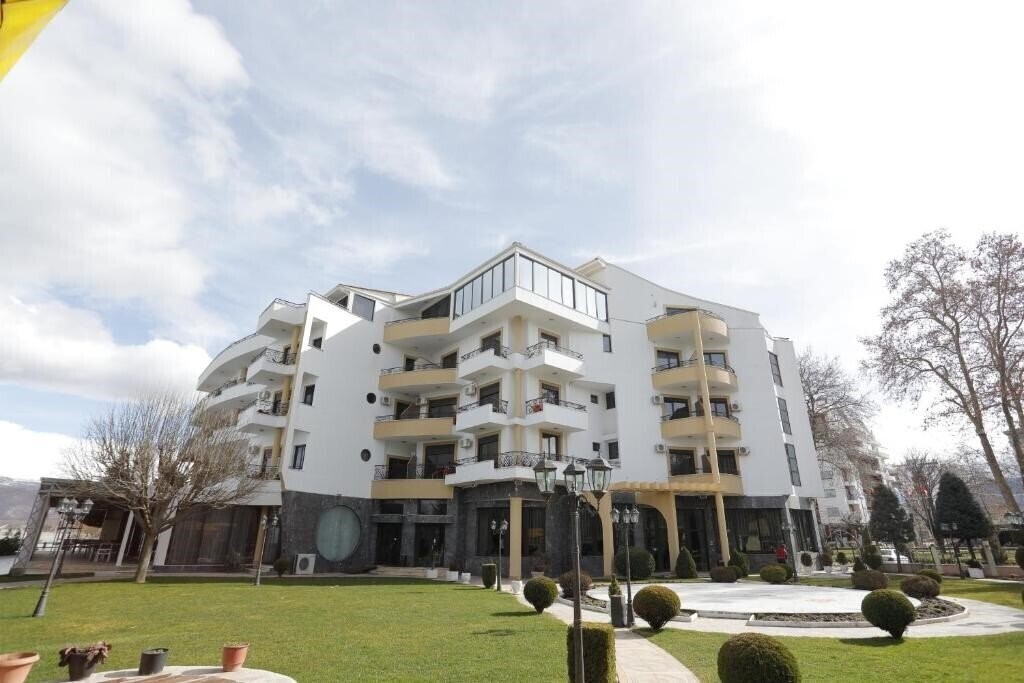 Отель Hotel 1 Maji (ex. 1 May) 3*