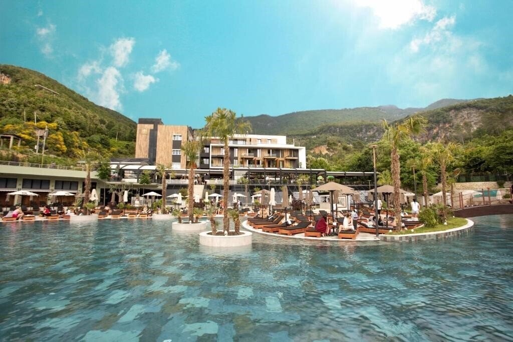 Отель Select Hill Resort 5*