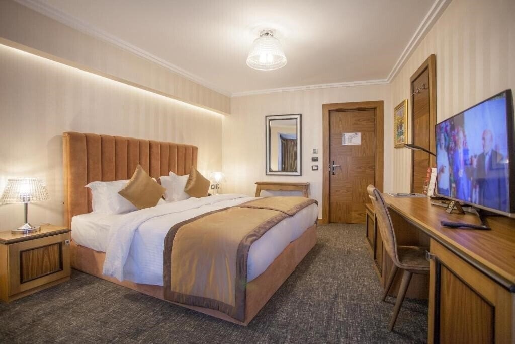 Imaginea Hotel Colosseo Tirana 4*