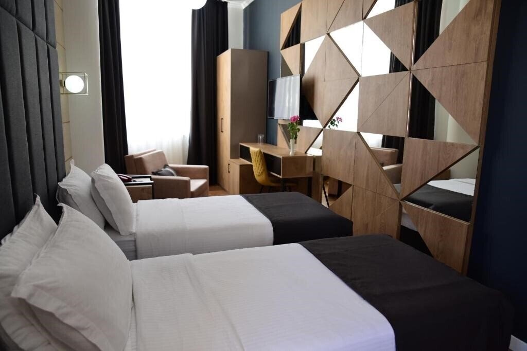 Imaginea Hotel Comfort (ex. Hotel Comfort Tirana) 4*