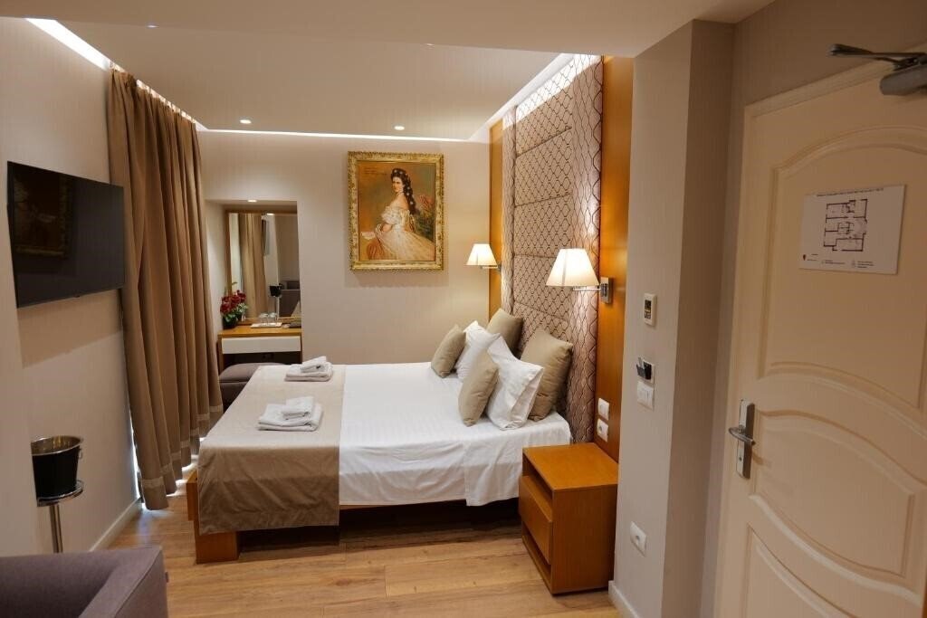 Фото Hotel Queen 3*