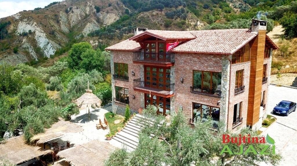 Hotel Bujtina Ajazi 5*