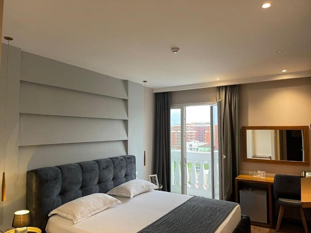 Imaginea Light Hotel 3*