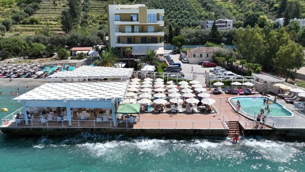 Imaginea Paradise Beach Hotel 4*