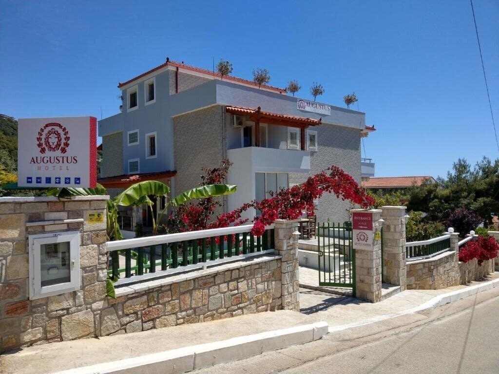 Hotel Augustus Hotel Dhermi 3*