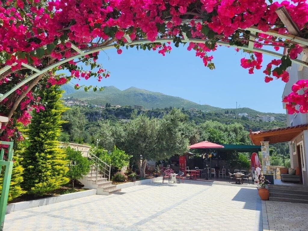 Imaginea Augustus Hotel Dhermi 3*