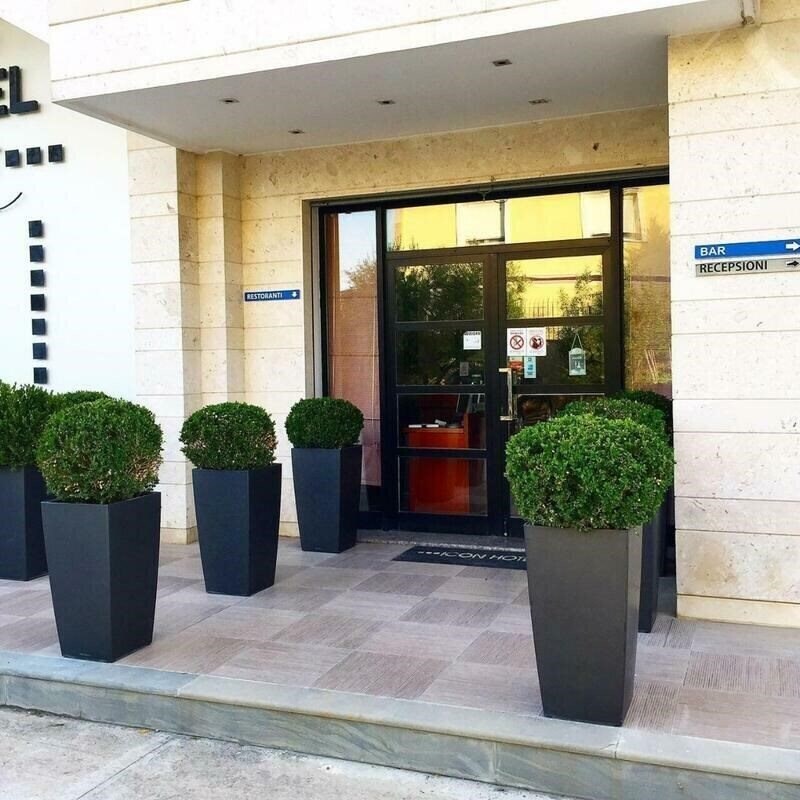 Отель Icon Hotel 3*