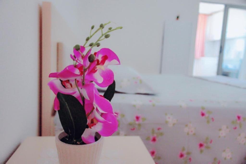 Фото Erions Apartments апартаменты