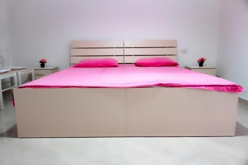 Отель Erions Apartments апартаменты