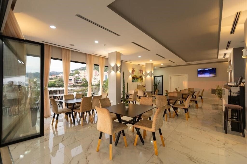 Imaginea Hotel Britania (ex. Adea Hotel, Aler Grand Hotel) 3*