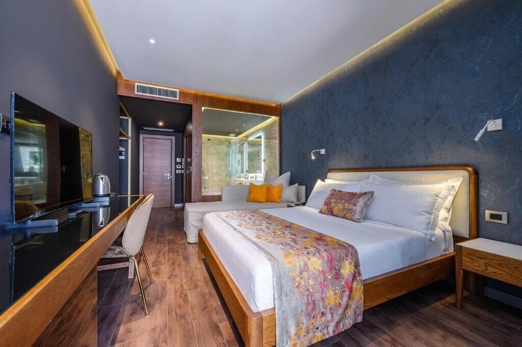 Фотография Chic Boutique Hotel Vlore (ex. Chic Boutique Hotel & SPA) 4*