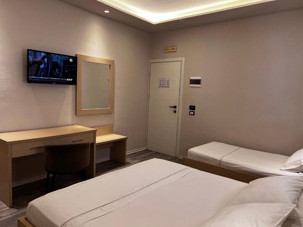 Imaginea Hotel Lungomare Vlore (ex. Lungomare Hotel) 3*