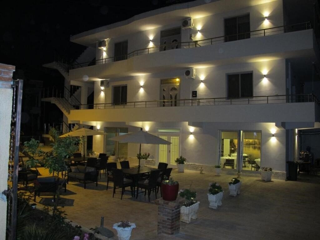 Fotografii Hotel Nika & Restaurant (ex. Vila Nika Apart, Nika Hotel) 3*