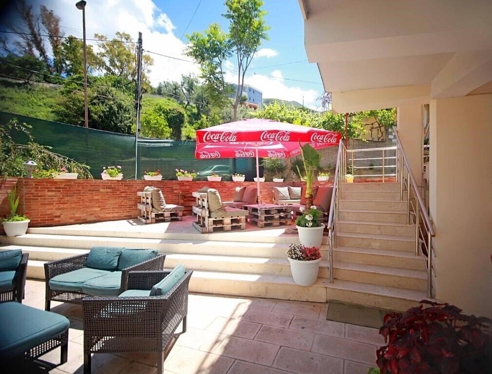 Imaginea Hotel Nika & Restaurant (ex. Vila Nika Apart, Nika Hotel) 3*