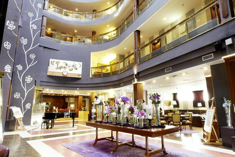 Фото Plaza 5*