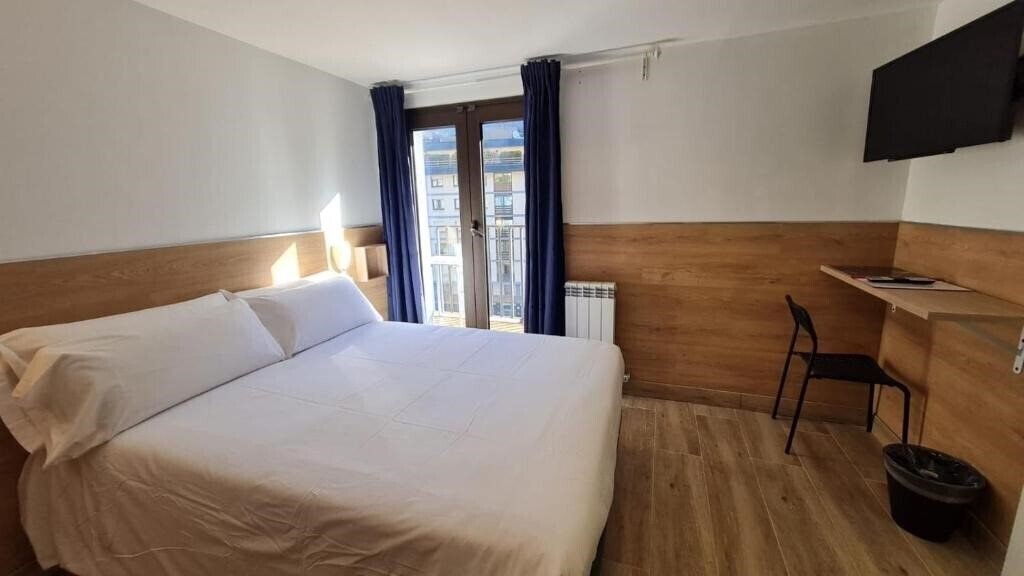 Fotografii Tivoli 3*