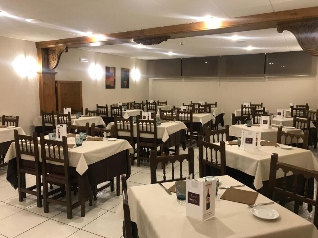 Imaginea Xalet Besoli Atiram Hotel 3*