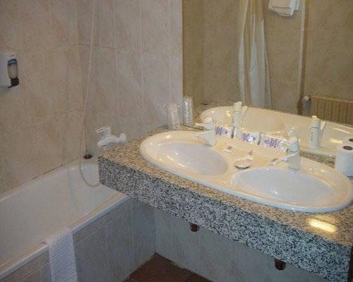 Imaginea Somriu Refugi Dels Isards 3*